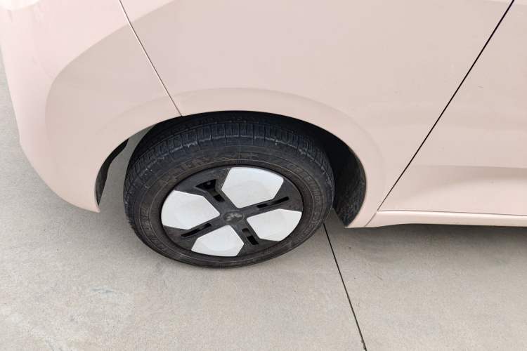 Used Wuling Hongguang MINIEV 2024 3rd Generation 215km Advanced Version Exterior 4