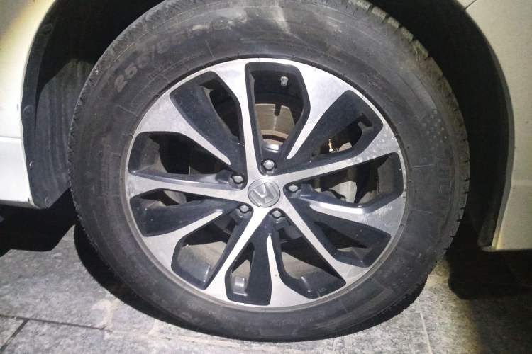 Used Honda Avancier 2017 240TURBO Two-Wheel Drive Elite Edition Right Front Wheel Hub