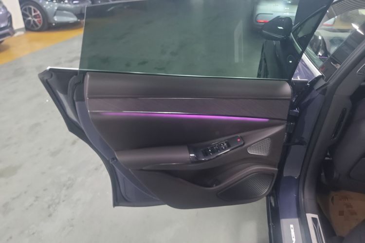 Used Denza Z9 2024 630 km All-Wheel Drive Max Version