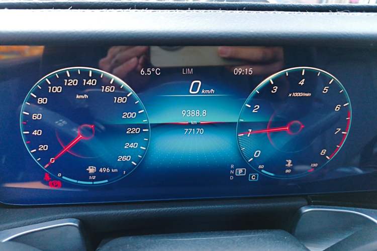 Used Mercedes-Benz GLB 2022 Second Facelift GLB 200 Fashion Edition Odometer Close Up