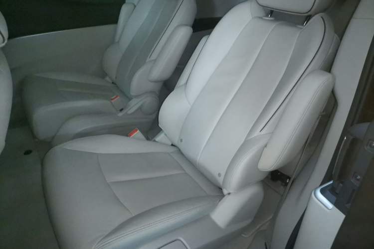 Used Buick GL8 2021 Land Cruiser Executive Class 652T Luxury Model