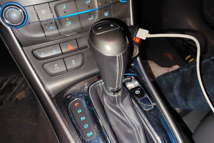 Used Chevrolet Malibu 2013 2.4L Automatic Luxury Edition Gear Lever