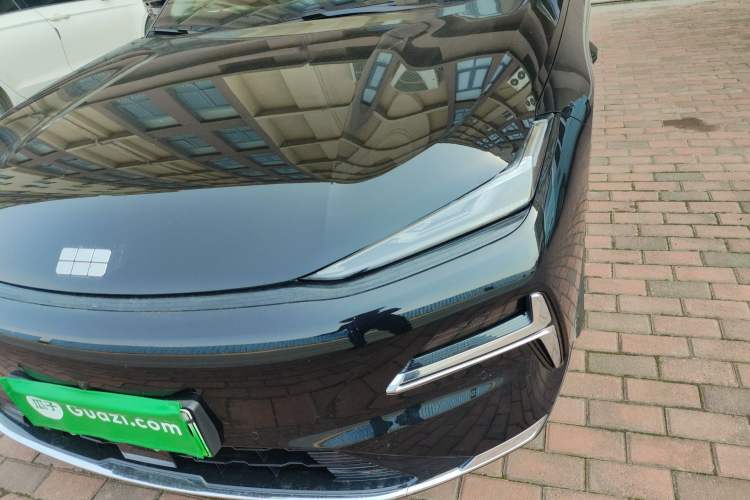 Used Geely Galaxy 8 2025 130km EM-P Starship Edition
