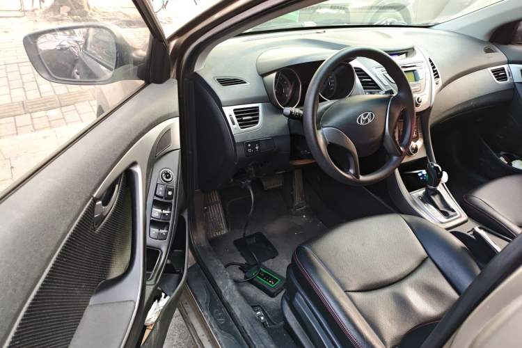 Used Hyundai Elantra (5th Generation / Langdong) 2015 1.6L Automatic Fashion Model
