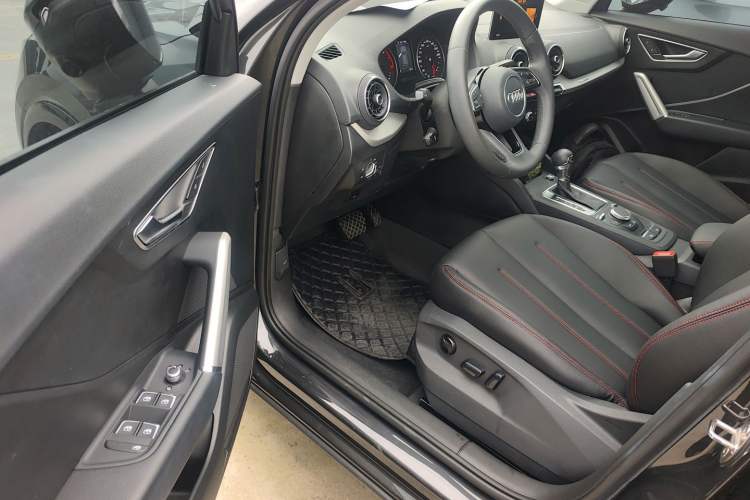 Used Audi Q2L 2021 35 TFSI Progressive Dynamic Edition Driver Seat