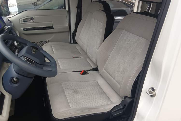 Used SRM New Energy E3 2025 Fudi 310KM Practical Passenger Vehicle
