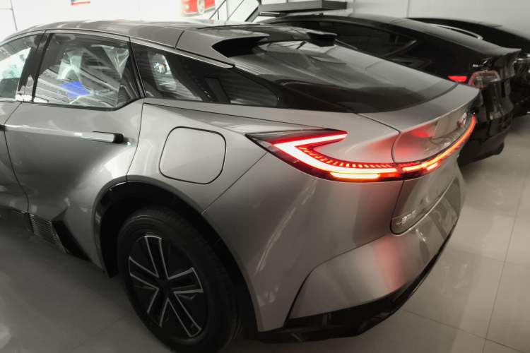 Used Toyota bZ5 2025 Model 550 JOY
