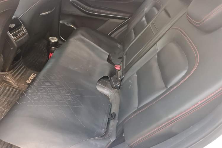 Used EXEED Zhuifeng 2022 Chasing the Waves Edition 1.5T CVT Wind-Chasing Edition Left Rear Seat