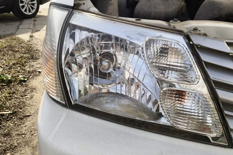 Used Jinbei Express 2018 2.0L Standard Version V19 Right Front Headlight