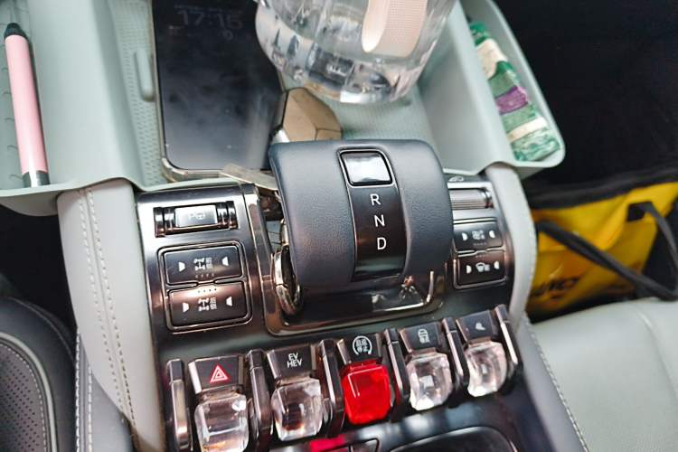 Used Formula Leopard 5 2023 Navigator Edition Gear Lever