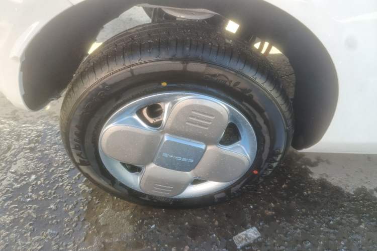 Used Geely Galaxy Panda 2024 Panda Mini 200km Endurance Bear
