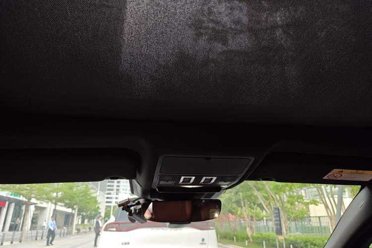 Used Jaguar XEL 2025 2.0T 250 PS R-DYNAMIC 90th Anniversary Edition Headliner