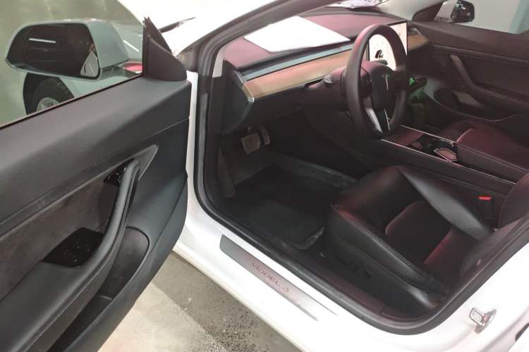 Used Tesla Model 3 2020 Revised Version Standard Range Rear-Wheel Drive – Upgraded Edition Driver Seat