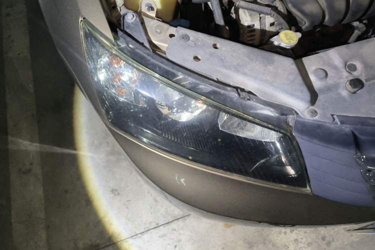 Used Geely Auto Classic Emgrand 2012 Sedan 1.8L CVT Luxury Model Right Front Headlight