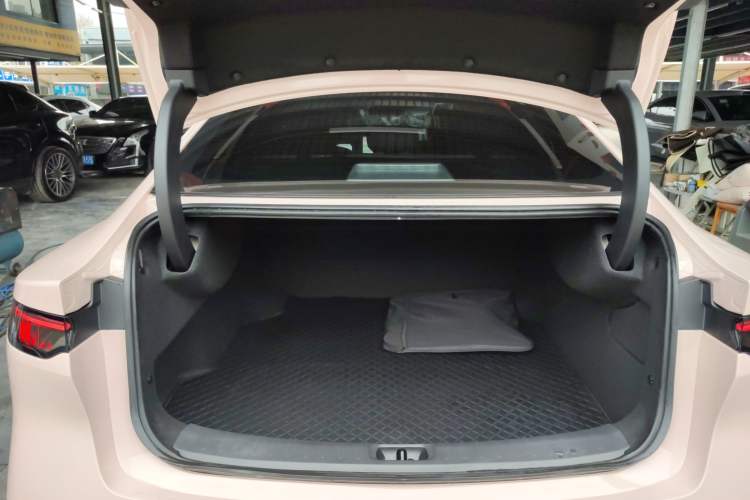 Used Nissan N7 2025 510 Pro Trunk