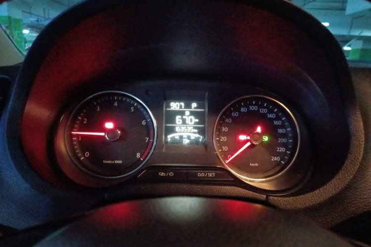 Used Volkswagen Polo 2014 1.4L Automatic Luxury Edition
