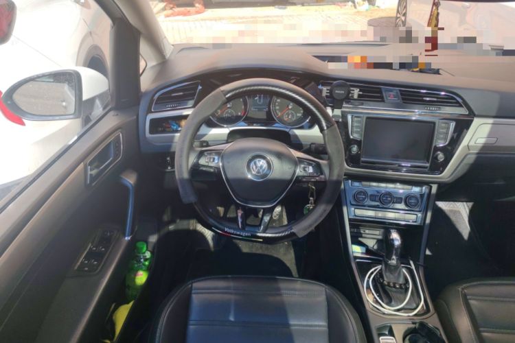 Used Volkswagen Touran 2018 Volkswagen Touran L 280TSI DSG Comfort Edition 7 Seats China V Emission Standard Steering Wheel
