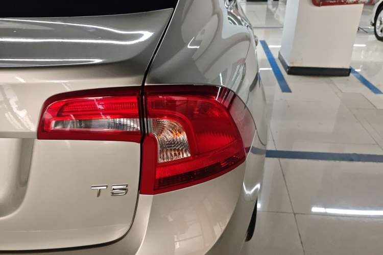 Used Volvo S60 2018 S60L T5 Intelligent Drive Progressive Edition