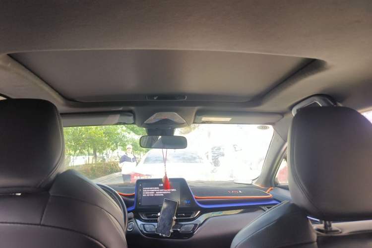 Used Toyota IZOA 2018 2.0L Yichi Version China VI Standard
