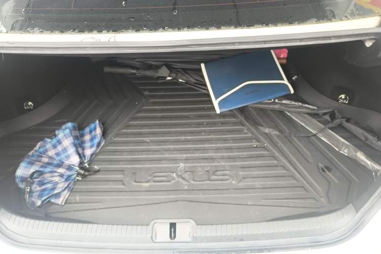 Used Lexus ES 2020 300h Premier Edition