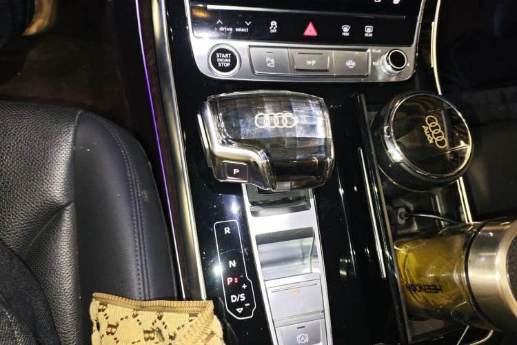Used Audi Q7 2022 55 TFSI quattro S line Sport model Gear Lever