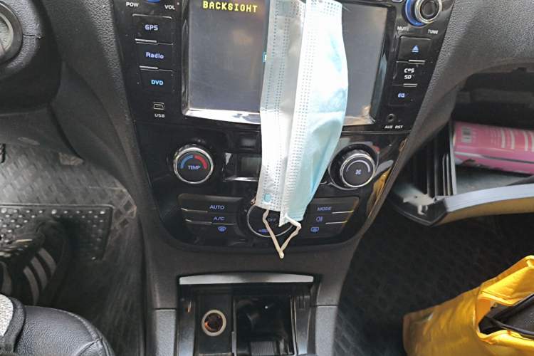 Used JAC Group Heyue 2012 1.5L Manual 50th Anniversary Limited Edition Audio And AC Panel