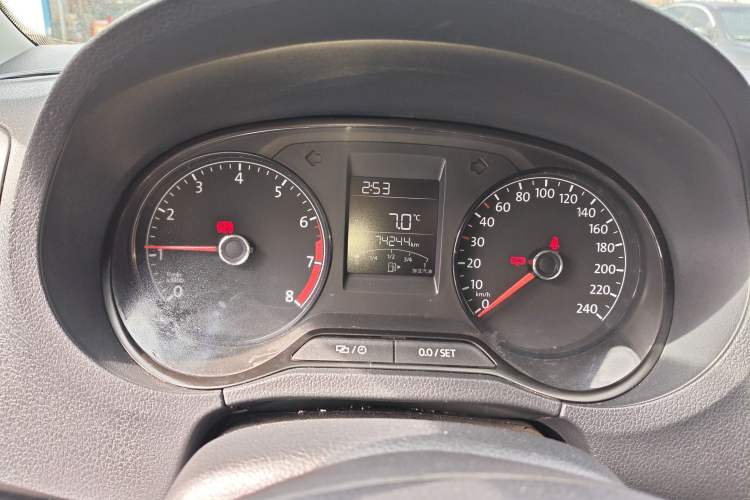 Used Volkswagen Polo 2016 1.4L Manual Fashion Model