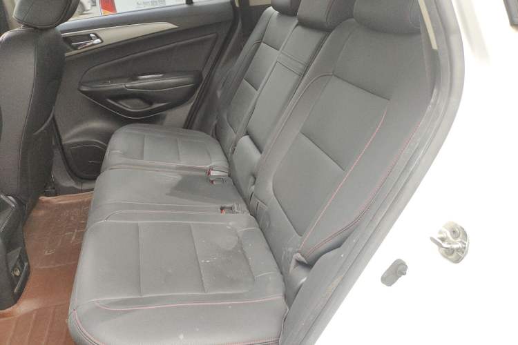 Used CHANGAN CS75 2014 2.0L Manual Luxury Version China IV Standard
