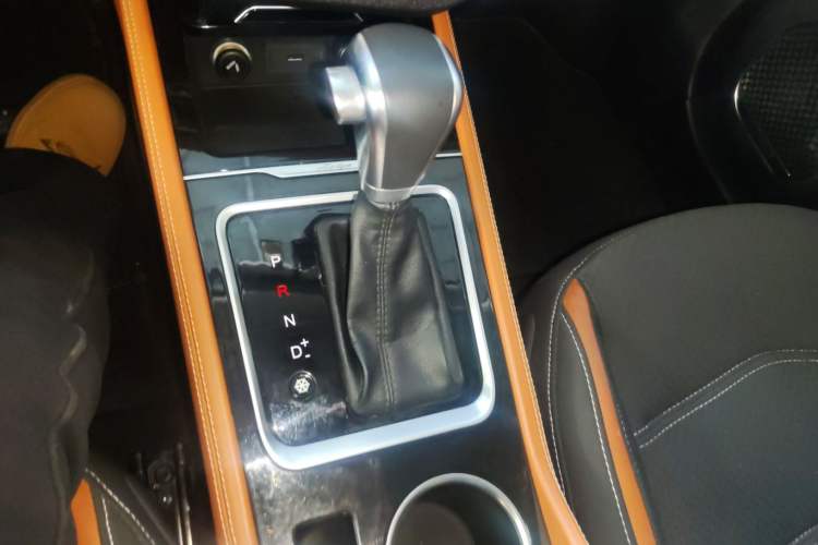 Used Zotye T300 2018 1.5L CVT Luxury Model Gear Lever