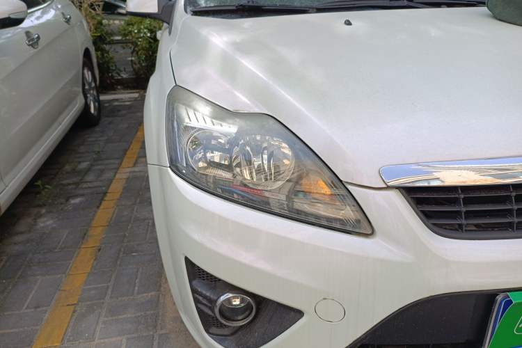 Used Ford Focus 2011 Hatchback 1.8L Automatic Fashion Edition
