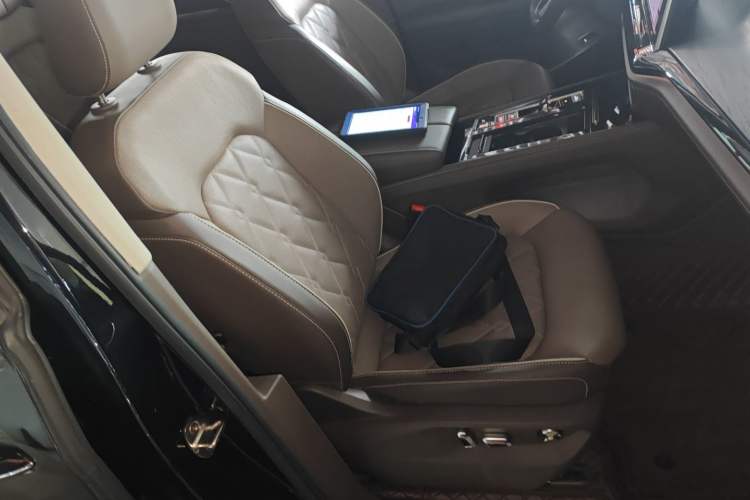 Used Volkswagen Viloran 2023 380TSI Prestige Edition Right Front Seat