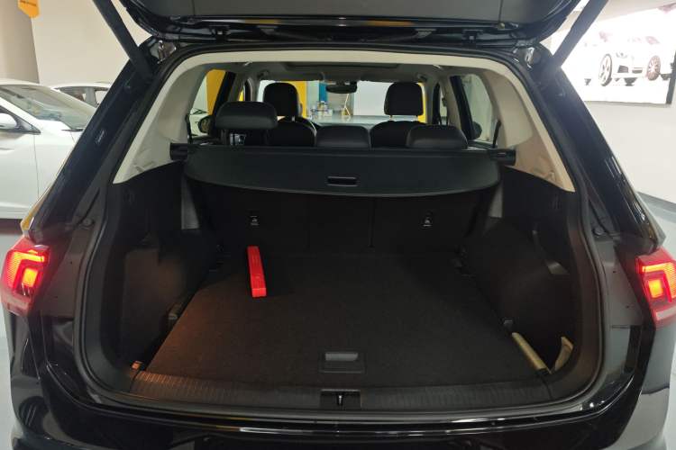 Used Volkswagen Tiguan L 2019 Revised 330TSI Automatic Two-Wheel Drive Smart & Luxury Edition China VI Standard
