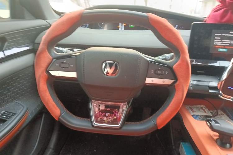 Used CHANGAN UNI-V iDD 2023 ZhiDian iDD 1.5T 113km Smart & Fun Version