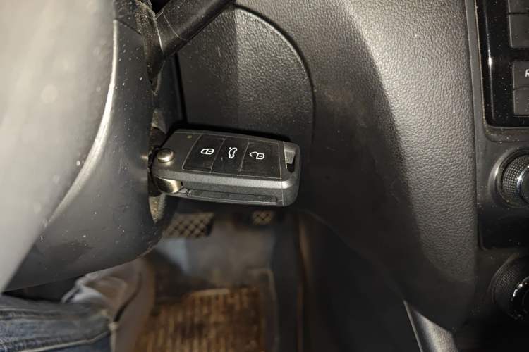 Used Skoda Octavia 2017 1.6L Automatic Chuanxing Edition Vehicle Key