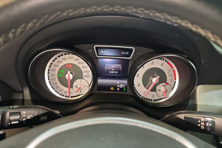 Used Mercedes-Benz GLA 2015 GLA 220 4MATIC Fashion Model
