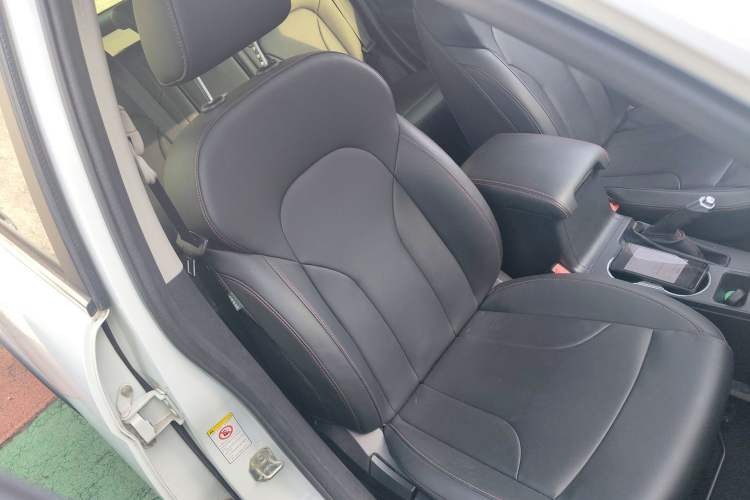 Used Haval H6 2015 Sport Edition 1.5T Automatic Two-Wheel Drive Luxury Model