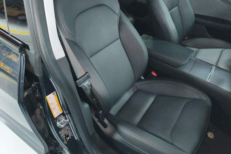 Used Tesla Model 3 2023 Rear-Wheel-Drive Version
