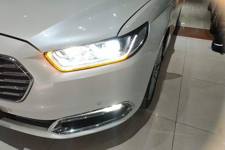 Used Ford Taurus 2018 EcoBoost 245 Premier Edition China V Standard