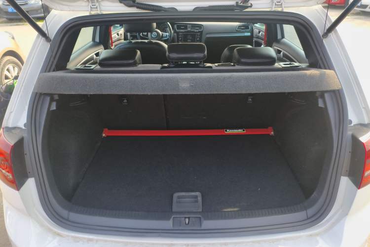 Used Volkswagen Golf 2016 1.4TSI Automatic R-Line
