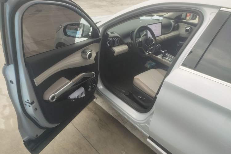 Used BYD Yuan PLUS 2024 Honor Edition 430KM Beyond Model
