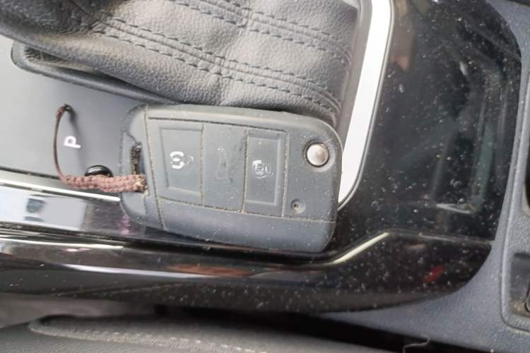 Used Volkswagen T-ROC 2019 280TSI DSG Two-Wheel Drive Comfort Version China VI Standard
