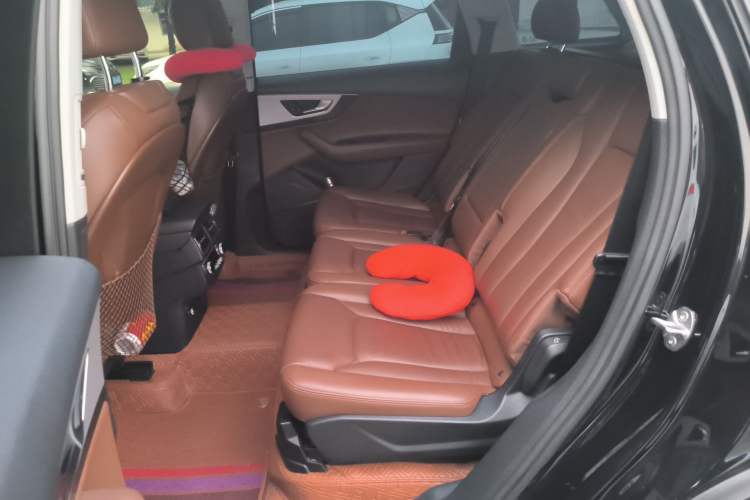 Used Audi Q7 2018 45 TFSI Technology Edition Left Rear Seat