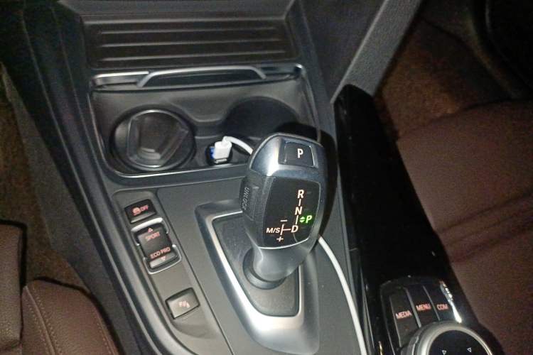 Used BMW 3 Series 2018 320Li Fashion Model Gear Lever