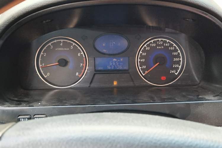 Used Geely Auto Classic Emgrand 2013 Hatchback 1.5L Manual Entry-Level Model
