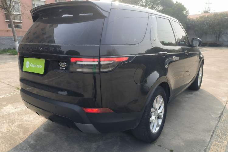 Used Land Rover Discovery 2019 3.0 SC V6 SE Rear Right 45 Deg