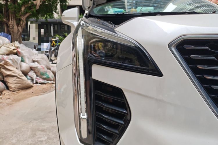 Used Cadillac XT4 2022 28T Two-Wheel-Drive Luxury Version Right Front Headlight