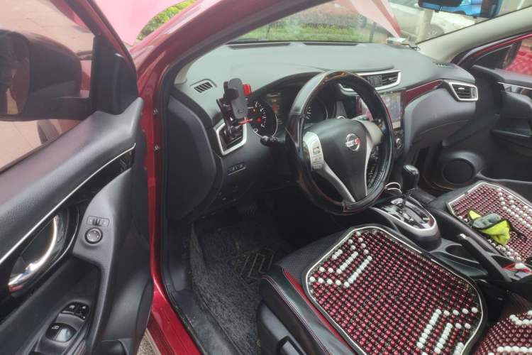 Used Nissan Qashqai 2016 2.0L CVT Luxury Edition Driver Seat