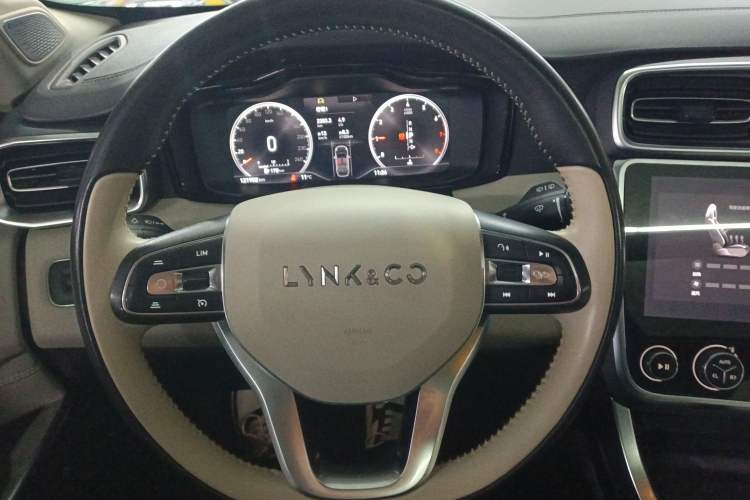 Used Lynk & Co 01 2019 2.0T Two-Wheel Drive Zhaopu Version China VI Standard
