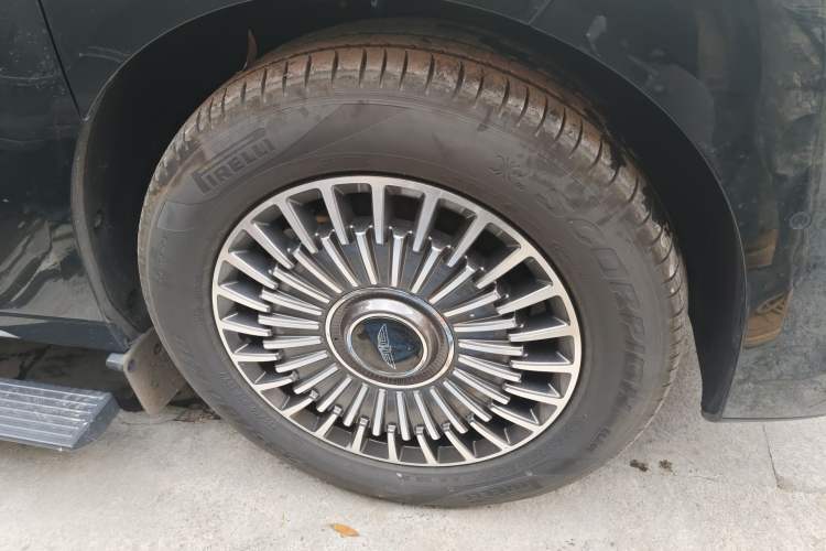 Used Geely Galaxy LEVC L380 2025 805 km Flagship Version All-Wheel Drive Right Front Wheel Hub