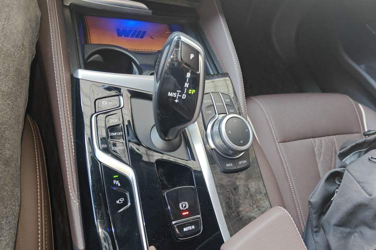 Used BMW 5 Series 2022 Restyled 525Li M Sport Package
